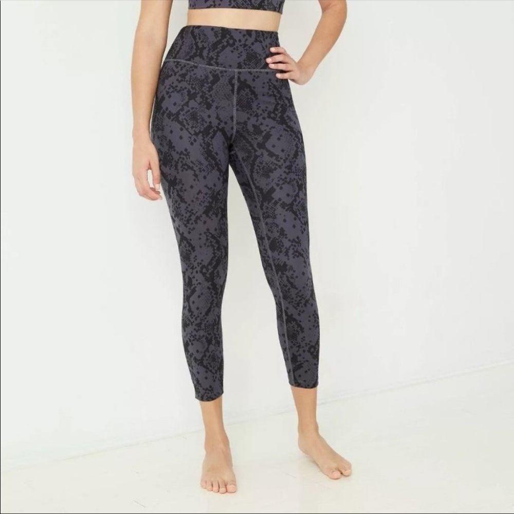 JoyLab Gray Odyssey Snakeskin Yoga Athletic 7/8 Leggings